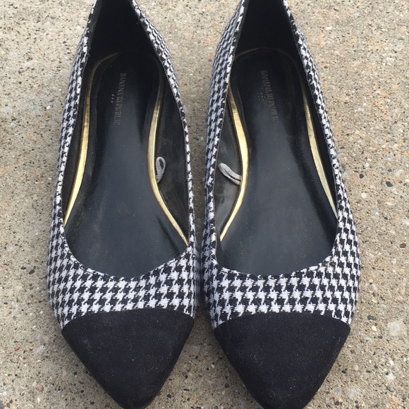 Banana Republic Shoes - Banana Republic flats